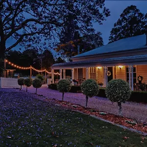  Guest house Wintergreen Manor At Australia